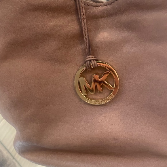 Limited edition purple Michael Kors purse - Picture 3 of 4